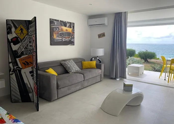 Unique Studio With Sea View And Pool
